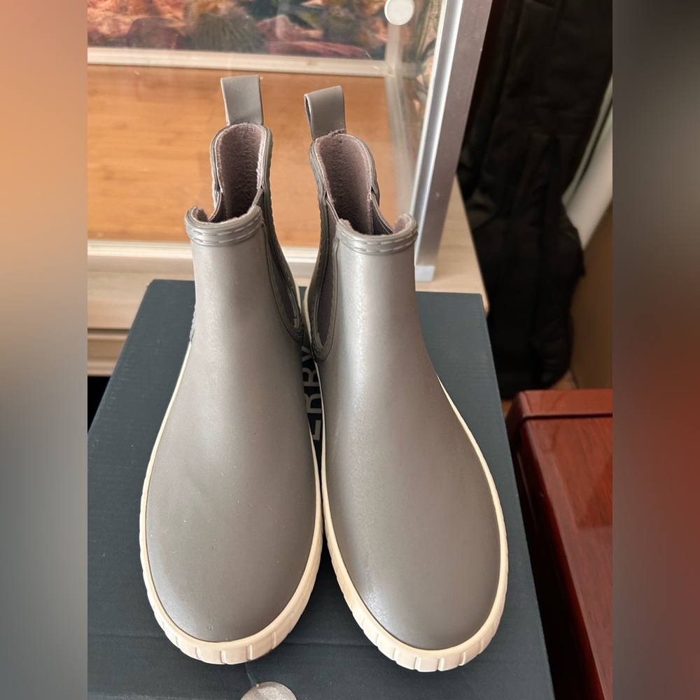 Sperry Torrent Chelsea Rain Boot in Grey